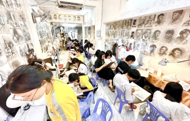 Tuyển sinh lớp vẽ luyện thi kiến trúc – mỹ thuật tại quận 7