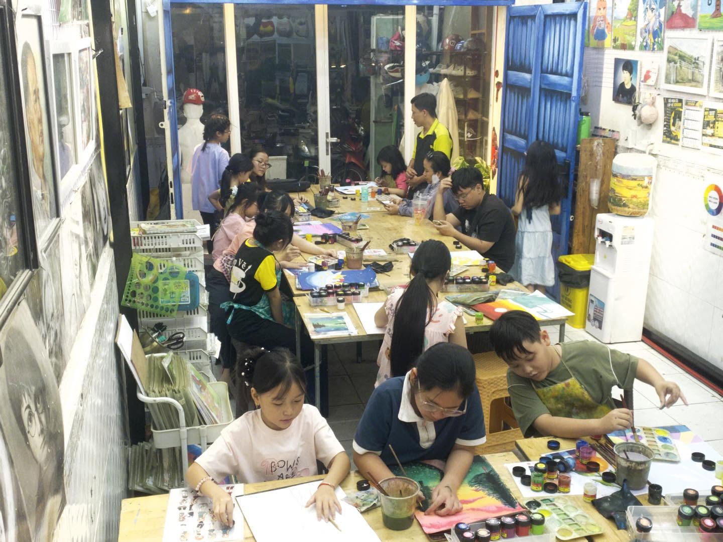 lớp học cuối tuần cho trẻ em