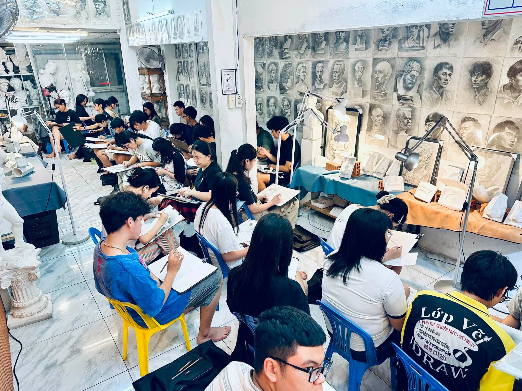 luyện thi kiến trúc mỹ thuật quận 7